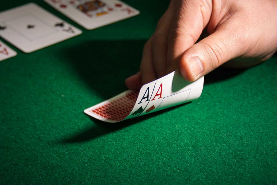 バカラ ─ エレガントなカジノゲームの魅力とルール解説